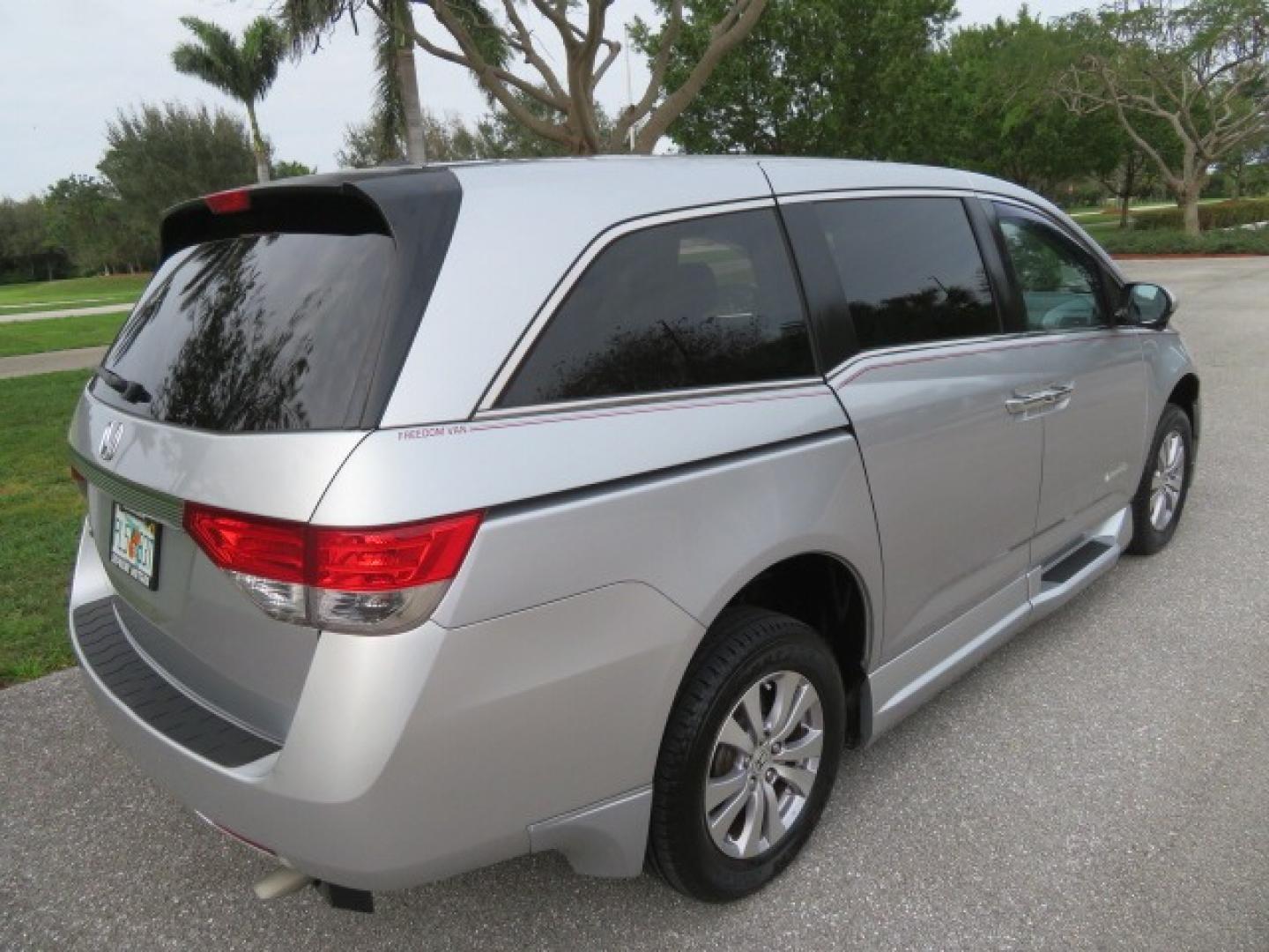 2014 Silver /GRAY Honda Odyssey EX-L (5FNRL5H68EB) with an 3.5L V6 SOHC 24V engine, 6-Speed Automatic transmission, located at 4301 Oak Circle #19, Boca Raton, FL, 33431, (954) 561-2499, 26.388861, -80.084038 - You are looking at Gorgeous Low Mileage 2014 Honda Odyssey EX-L Braunability Freedom Van Handicap Van Wheelchair Van Conversion Van with 25K Original Miles, Power Side Entry Ramp with Kneeling Van Function, Passenger Side Quick Lock System (same as ez lock), Quick Release Front Seats, Tie Down Syste - Photo#28